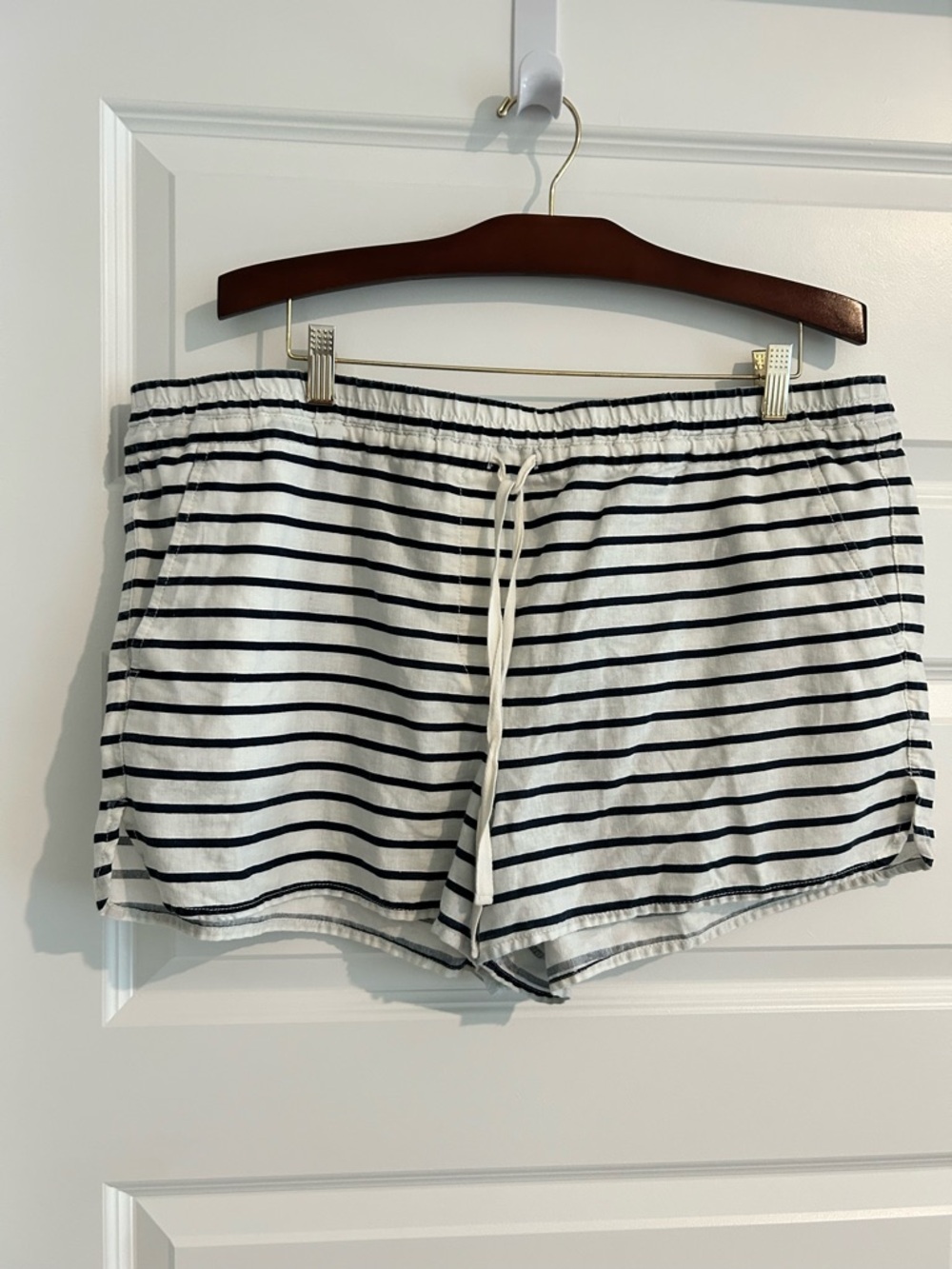 Loft Linen Shorts White Navy Blue Striped Size XL